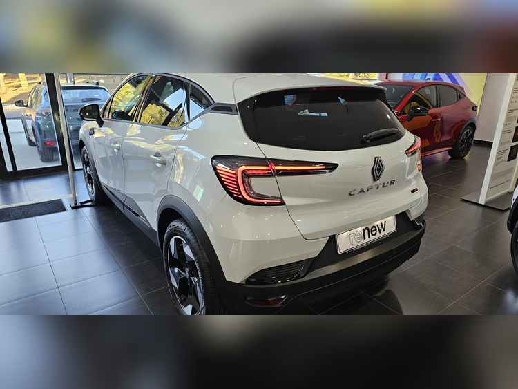 Renault Captur TECHNO E-TECH 117KW 160CV foto 14